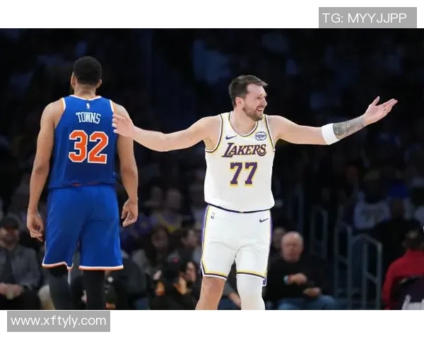 湖人对决尼克斯精彩回顾01月05日比赛录像分析与亮点总结